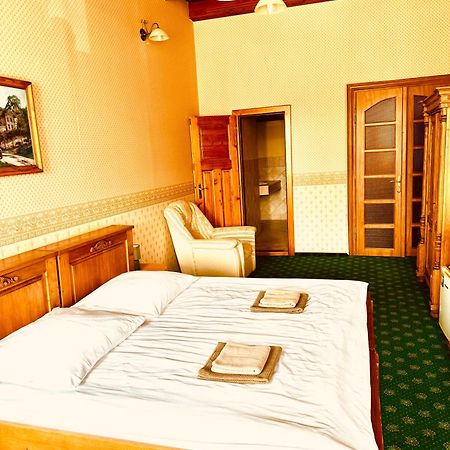 Hotel Maxim Frýdek-Místek Extérieur photo