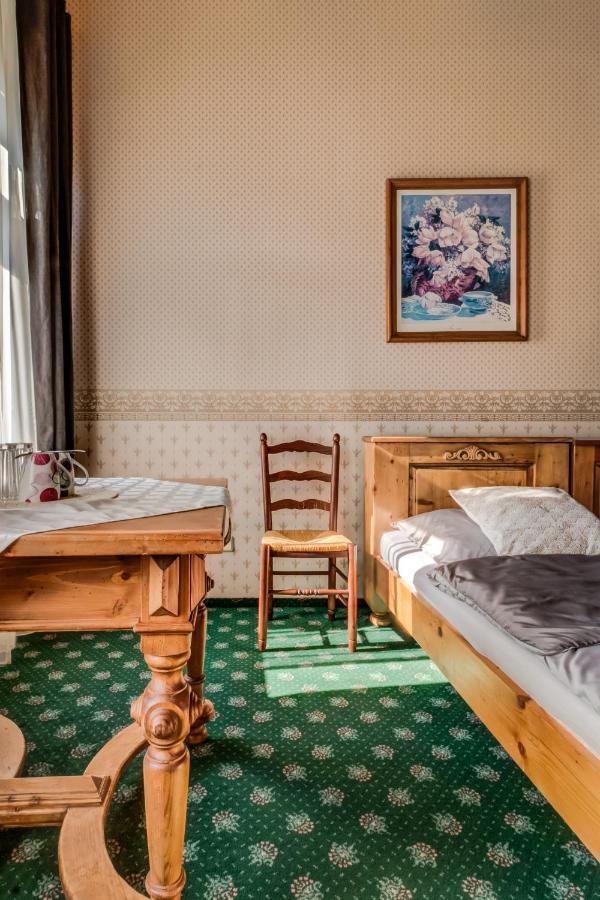 Hotel Maxim Frýdek-Místek Extérieur photo