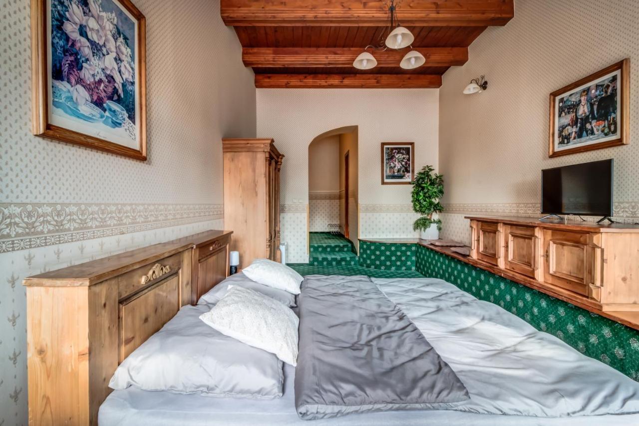 Hotel Maxim Frýdek-Místek Extérieur photo