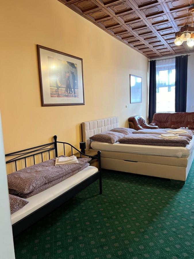 Hotel Maxim Frýdek-Místek Extérieur photo
