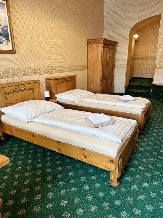 Hotel Maxim Frýdek-Místek Extérieur photo