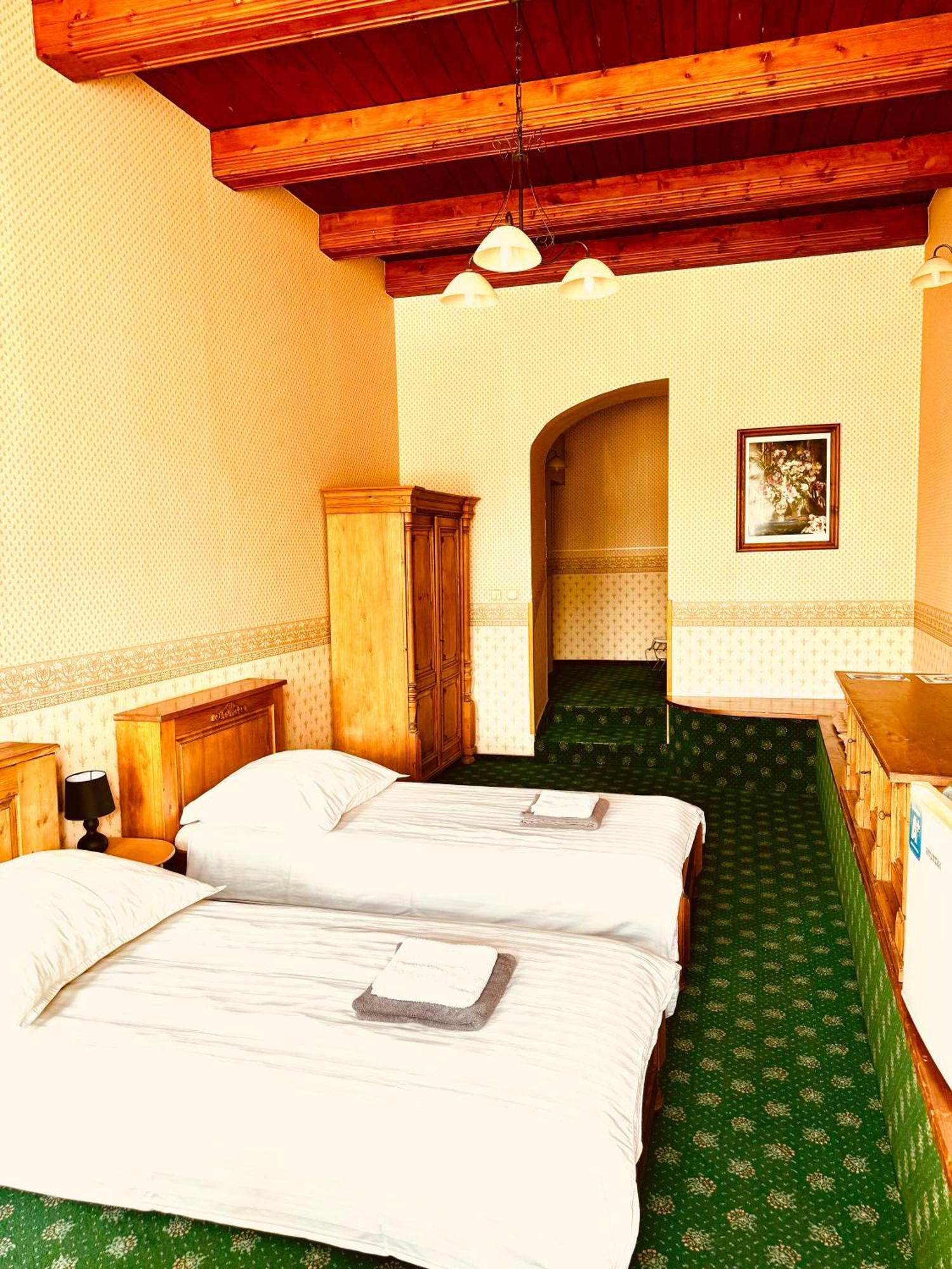 Hotel Maxim Frýdek-Místek Extérieur photo